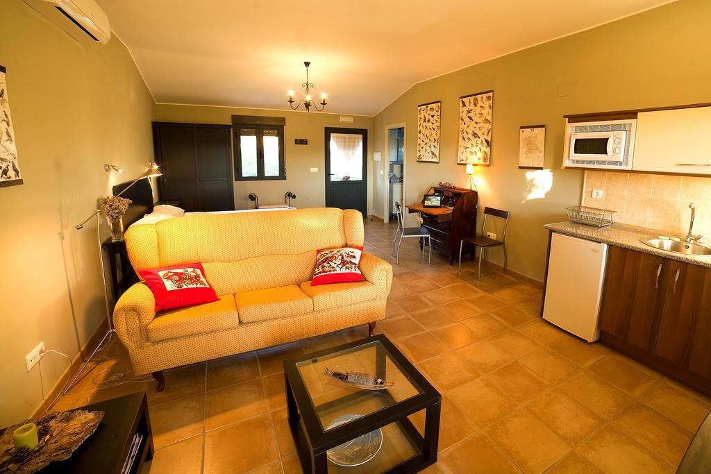 Cielo Abierto Apartment Berzocana ภายนอก รูปภาพ